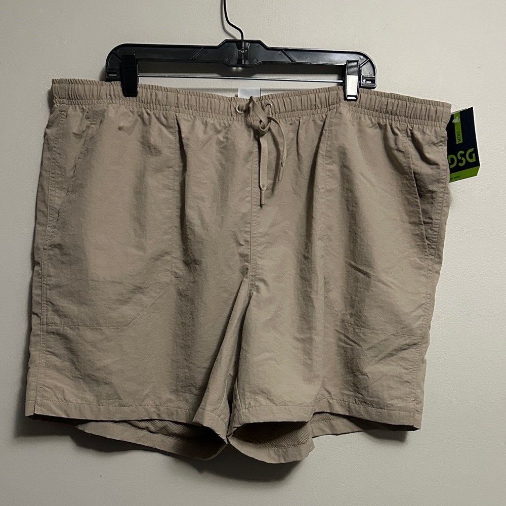 DSG Men’s Rec Shorts Khaki Size XXL Relaxed Fit 6” inseam